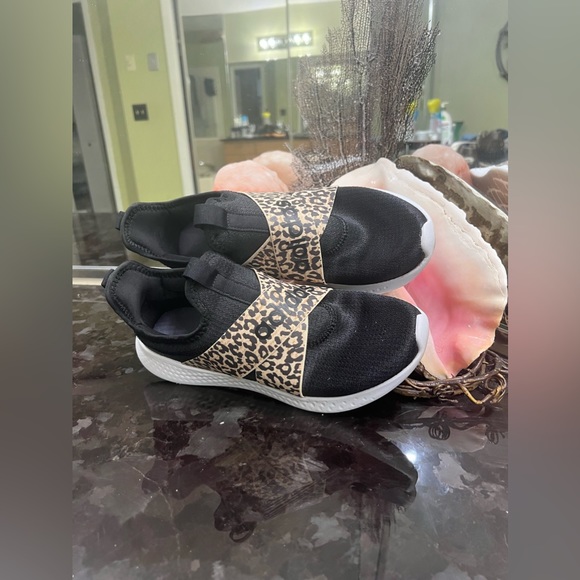 $35 SO NICE!!! WOMEN'S ADIDAS PUREMOTION ADAPT SLIP-ON SNEAKERS SZ 9 - Picture 3 of 8